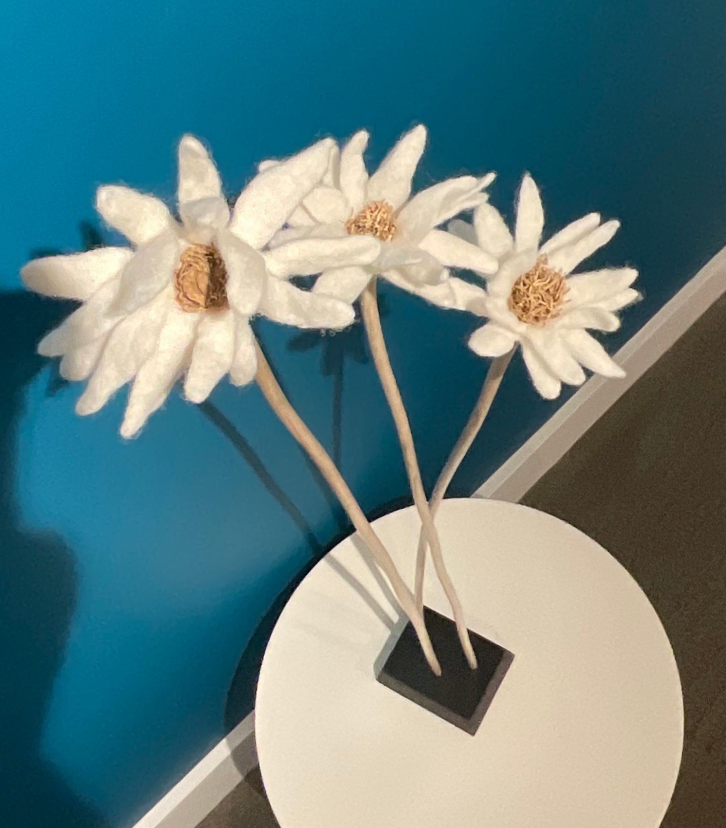 KUKKA #28 (TRIPLE STEM)